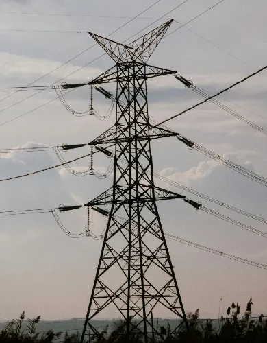 Electricity transmission pylon